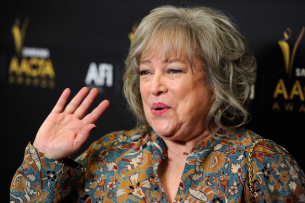 Kathy Bates u filmu "Bad Santa 2"