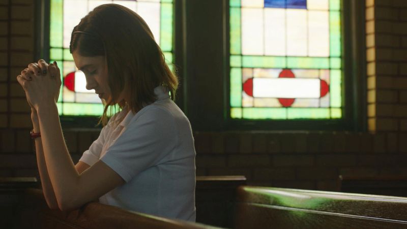 Natalia Dyer duboko je u pubertetu u traileru za "Yes, God, Yes"