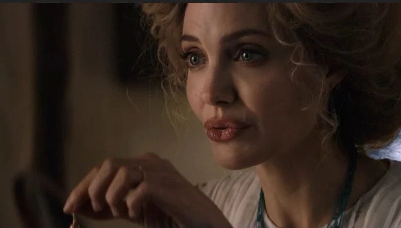 Povratak Angeline Jolie u fantasy drami "Come Away"