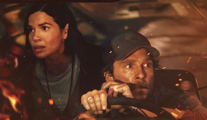 McConaughey za volanom na plamtećoj cesti u "The Lost Bus"