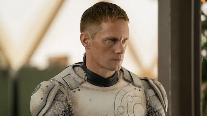 Alexander Skarsgard je pobunjeni robot-ubica u "Murderbot"