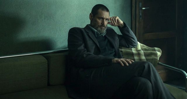 Dark Crimes: Maestralni Carrey u šablonskom trileru