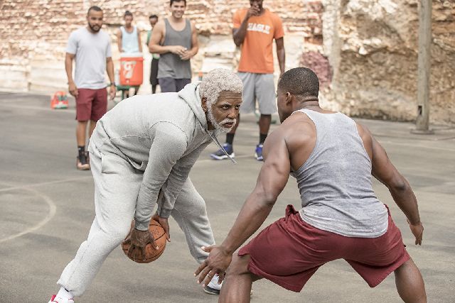 Komedija nastala na temelju uspješne web serije: "Uncle Drew"